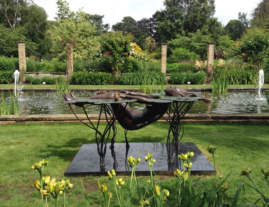 Maria-Gamundi-Ninfea-Leicester-Sculpture-in-the-Garden